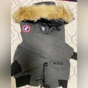 Woman’s Small Grey Canada Goose Chilliwack Bomber
